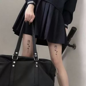 女生长腿头像推荐|甜酷 / 温柔 / 御姐风,满足不同风格偏好 女生头像 第16张 女生长腿头像推荐|甜酷 / 温柔 / 御姐风,满足不同风格偏好 女生头像 第16张