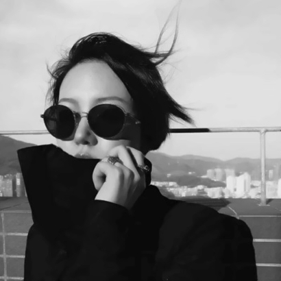 高级感黑白女生头像|小众不撞款,氛围感拉满 女生头像 第35张 高级感黑白女生头像|小众不撞款,氛围感拉满 女生头像 第35张