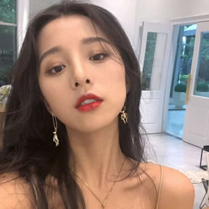 2026最新头像女甜美款:治愈系画风,适配微信 / QQ / 小红书 女生头像 第3张 2026最新头像女甜美款:治愈系画风,适配微信 / QQ / 小红书 女生头像 第3张