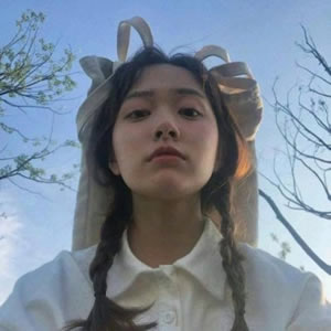 女生优雅浅蓝色头像|温柔气质感拉满,小众不撞款 女生头像 第6张 女生优雅浅蓝色头像|温柔气质感拉满,小众不撞款 女生头像 第6张