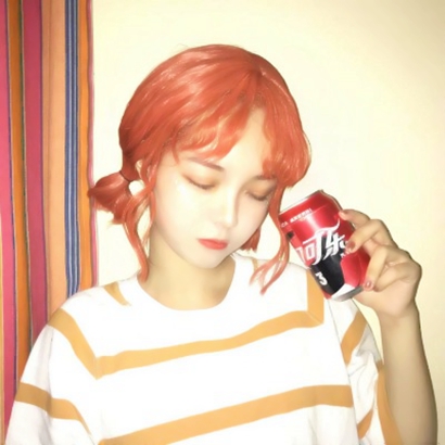 元气感女生染头发头像:显嫩发色搭配灵动表情,告别千篇一律 女生头像 第23张 元气感女生染头发头像:显嫩发色搭配灵动表情,告别千篇一律 女生头像 第23张