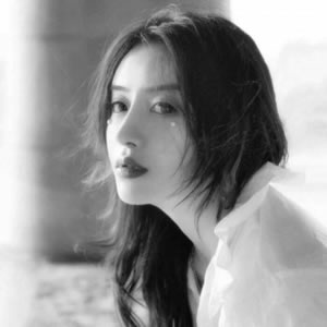 黑白系高冷女生头像合集|简约耐看,自带疏离感 女生头像 第1张 黑白系高冷女生头像合集|简约耐看,自带疏离感 女生头像 第1张