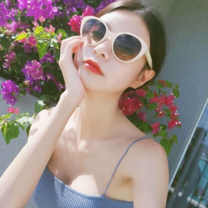 氛围感拉满:女人味十足的优雅微信头像,展现精致生活态度 女生头像 第2张 氛围感拉满:女人味十足的优雅微信头像,展现精致生活态度 女生头像 第2张