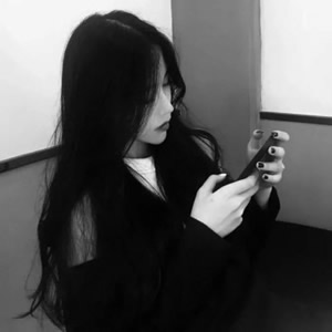 超飒高冷女生黑白头像合集｜简约大气，尽显独特气质 女生头像 第4张