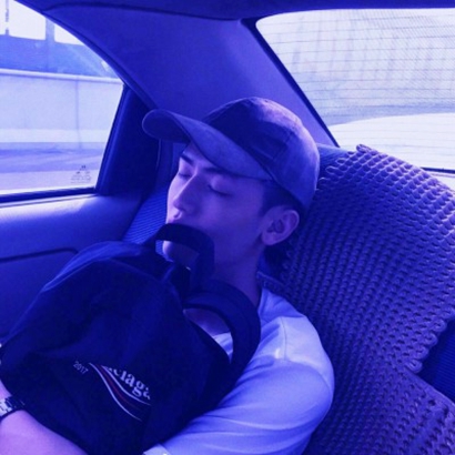 男生QQ潮流头像推荐:时尚感拉满!小众不撞款,适配各种聊天场景 男生头像 第4张 男生QQ潮流头像推荐:时尚感拉满!小众不撞款,适配各种聊天场景 男生头像 第4张