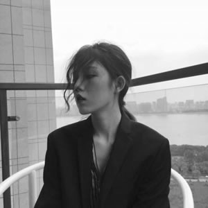 女生霸气高冷黑白头像|气场拉满不撞款,高级感十足 女生头像 第10张 女生霸气高冷黑白头像|气场拉满不撞款,高级感十足 女生头像 第10张