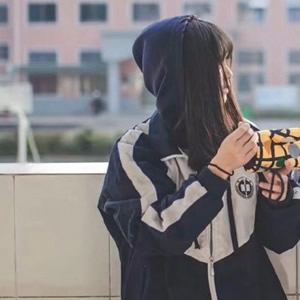 高颜值一男一女分开微信头像:百搭风格,适配不同社交场景 情侣头像 第7张 高颜值一男一女分开微信头像:百搭风格,适配不同社交场景 情侣头像 第7张