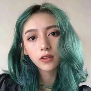 气质高冷时尚女生头像:精致感爆棚,小众又吸睛 女生头像 第15张 气质高冷时尚女生头像:精致感爆棚,小众又吸睛 女生头像 第15张