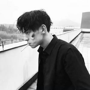 男生冷酷侧脸黑白头像合集 男生头像 第5张