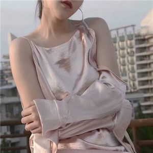 精选美女性感照片头像:气质风 / 辣妹风,适配社交平台 女生头像 第7张 精选美女性感照片头像:气质风 / 辣妹风,适配社交平台 女生头像 第7张