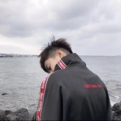 男生帅气照片头像推荐：显气质不撞款，轻松拿捏男神感 男生头像 第15张