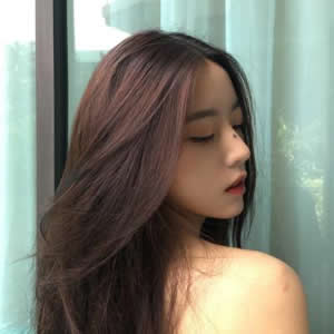 成熟高冷气质美女图鉴:氛围感拉满的优雅美学 女生头像 第13张 成熟高冷气质美女图鉴:氛围感拉满的优雅美学 女生头像 第13张
