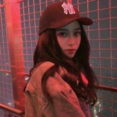 霸气红色系女生头像合集|拽姐风拉满,适配各社交平台 女生头像 第5张 霸气红色系女生头像合集|拽姐风拉满,适配各社交平台 女生头像 第5张