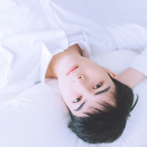 阳光帅气男生头像推荐｜清新自然风 男生头像 第1张