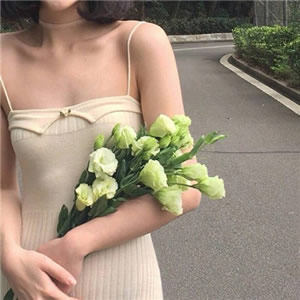 精选美女性感照片头像:气质风 / 辣妹风,适配社交平台 女生头像 第10张 精选美女性感照片头像:气质风 / 辣妹风,适配社交平台 女生头像 第10张
