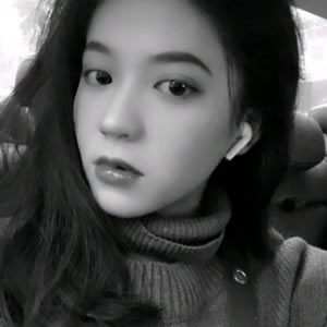 女生高冷气质黑白头像|氛围感拉满,高级感不挑风格 女生头像 第8张 女生高冷气质黑白头像|氛围感拉满,高级感不挑风格 女生头像 第8张