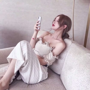 成熟气质女人微信头像|高级感拉满,凸显优雅品味 女生头像 第16张 成熟气质女人微信头像|高级感拉满,凸显优雅品味 女生头像 第16张