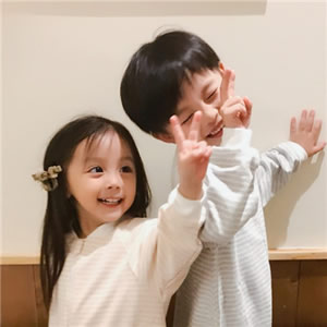 搞怪情侣头像小孩款！萌趣互动风超吸睛，甜宠氛围拉满 情侣头像 第2张