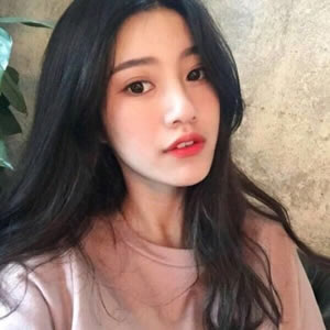 气质高冷时尚女生头像:精致感爆棚,小众又吸睛 女生头像 第11张 气质高冷时尚女生头像:精致感爆棚,小众又吸睛 女生头像 第11张