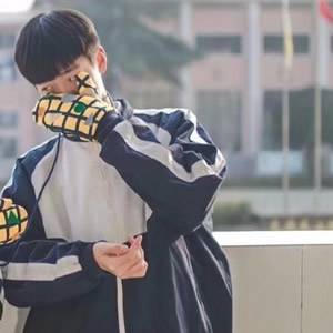 高颜值一男一女分开微信头像:百搭风格,适配不同社交场景 情侣头像 第8张 高颜值一男一女分开微信头像:百搭风格,适配不同社交场景 情侣头像 第8张