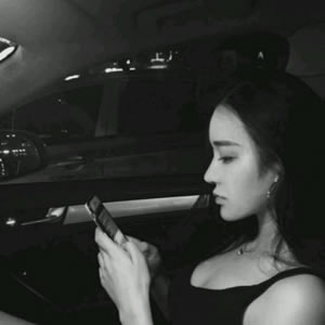 丧系颓废黑白女生头像|小众个性 适配各社交平台 女生头像 第13张 丧系颓废黑白女生头像|小众个性 适配各社交平台 女生头像 第13张