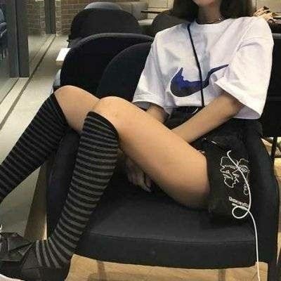不露脸超好看女生QQ腿部头像:显瘦显腿型头像精选 女生头像 第7张 不露脸超好看女生QQ腿部头像:显瘦显腿型头像精选 女生头像 第7张