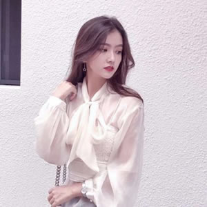 成熟气质女人微信头像|高级感拉满,凸显优雅品味 女生头像 第18张 成熟气质女人微信头像|高级感拉满,凸显优雅品味 女生头像 第18张