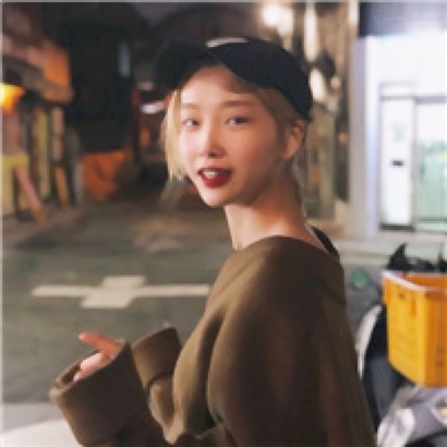 个性意境女生头像合集:从清新到冷艳,满足不同风格偏好 女生头像 第4张 个性意境女生头像合集:从清新到冷艳,满足不同风格偏好 女生头像 第4张