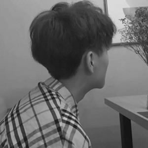 男生冷酷侧脸黑白头像合集 男生头像 第13张