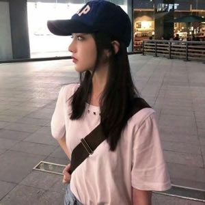 气质高冷时尚女生头像:精致感爆棚,小众又吸睛 女生头像 第12张 气质高冷时尚女生头像:精致感爆棚,小众又吸睛 女生头像 第12张