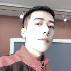 男生高冷超酷头像推荐:禁欲系 / 拽哥风任选,告别普通感 男生头像 第3张 男生高冷超酷头像推荐:禁欲系 / 拽哥风任选,告别普通感 男生头像 第3张