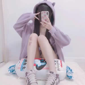 原宿风头像女个性款!甜酷撞色 + 潮流元素超吸睛 女生头像 第11张 原宿风头像女个性款!甜酷撞色 + 潮流元素超吸睛 女生头像 第11张