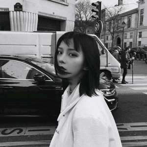御姐风黑白女生头像 高冷气场尽显女神范 女生头像 第3张 御姐风黑白女生头像 高冷气场尽显女神范 女生头像 第3张