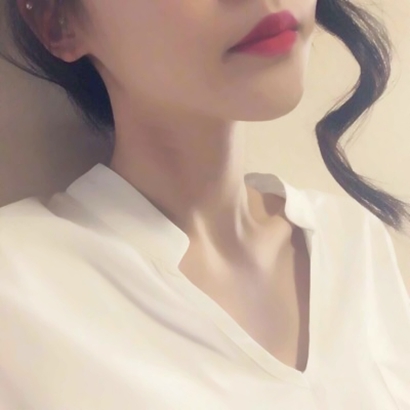 谁懂!锁骨露肩膀女生头像小众又高级 女生头像 第6张 谁懂!锁骨露肩膀女生头像小众又高级 女生头像 第6张