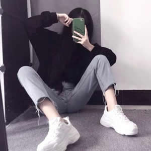 原宿风头像女个性款!甜酷撞色 + 潮流元素超吸睛 女生头像 第12张 原宿风头像女个性款!甜酷撞色 + 潮流元素超吸睛 女生头像 第12张