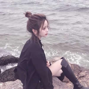 原宿风头像女个性款!甜酷撞色 + 潮流元素超吸睛 女生头像 第13张 原宿风头像女个性款!甜酷撞色 + 潮流元素超吸睛 女生头像 第13张