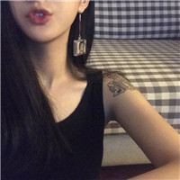 谁懂!锁骨露肩膀女生头像小众又高级 女生头像 第17张 谁懂!锁骨露肩膀女生头像小众又高级 女生头像 第17张
