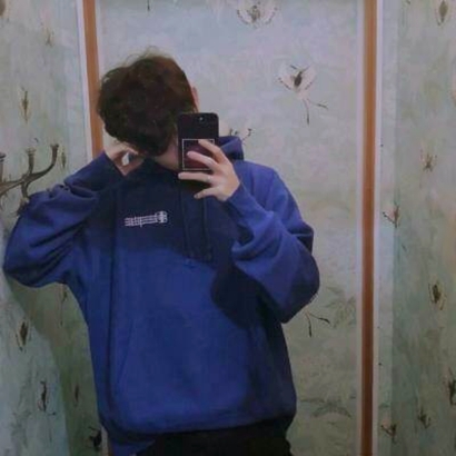 手拿手机遮脸男士头像 潮流帅气 男生头像 第18张