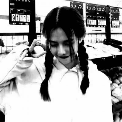 高冷女生黑白气质头像|小众高级冷淡风女生 女生头像 第7张 高冷女生黑白气质头像|小众高级冷淡风女生 女生头像 第7张