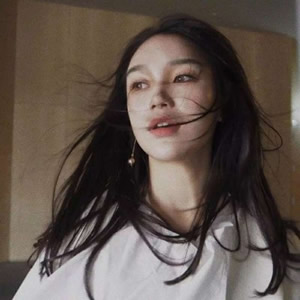 清冷系高颜值高冷女生头像 高级感禁欲风 女生头像 第9张 清冷系高颜值高冷女生头像 高级感禁欲风 女生头像 第9张