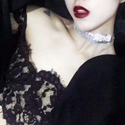 露锁骨氛围感露肩女生头像，高级小众真人女 女生头像 第6张