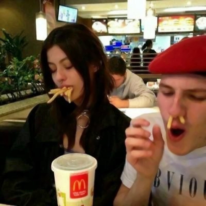 欧美风双人情侣头像一左一右合集 情侣头像 第2张 欧美风双人情侣头像一左一右合集 情侣头像 第2张
