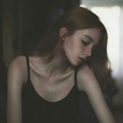 露锁骨氛围感露肩女生头像，高级小众真人女 女生头像 第14张