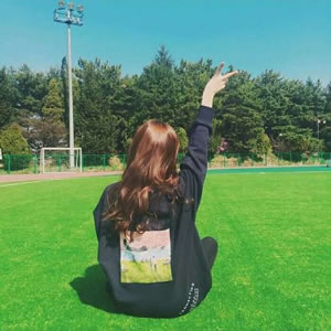 超好看小清新女生背影头像,温柔氛围感拉满小清新女生背影头像 女生头像 第6张 超好看小清新女生背影头像,温柔氛围感拉满小清新女生背影头像 女生头像 第6张