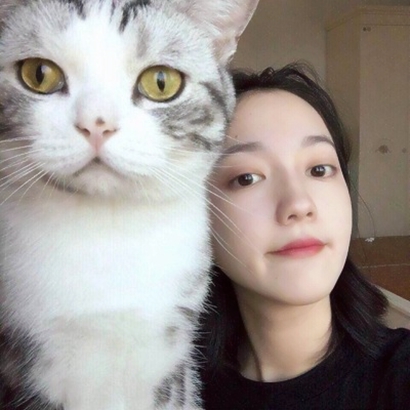 真人实拍带猫的女生头像图片 女生头像 第19张 真人实拍带猫的女生头像图片 女生头像 第19张