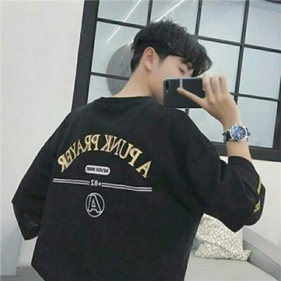 手拿手机遮脸男士头像 潮流帅气 男生头像 第26张