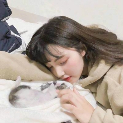 真人实拍带猫的女生头像图片 女生头像 第23张 真人实拍带猫的女生头像图片 女生头像 第23张