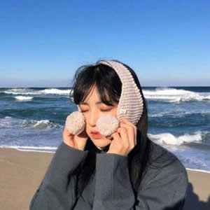 原宿风头像女个性款!甜酷撞色 + 潮流元素超吸睛 女生头像 第17张 原宿风头像女个性款!甜酷撞色 + 潮流元素超吸睛 女生头像 第17张