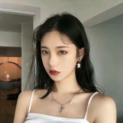露锁骨氛围感露肩女生头像，高级小众真人女 女生头像 第19张