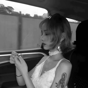 御姐风黑白女生头像 高冷气场尽显女神范 女生头像 第16张 御姐风黑白女生头像 高冷气场尽显女神范 女生头像 第16张